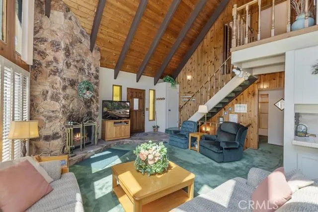 221 Corona Circle, Lake Arrowhead, California 92352