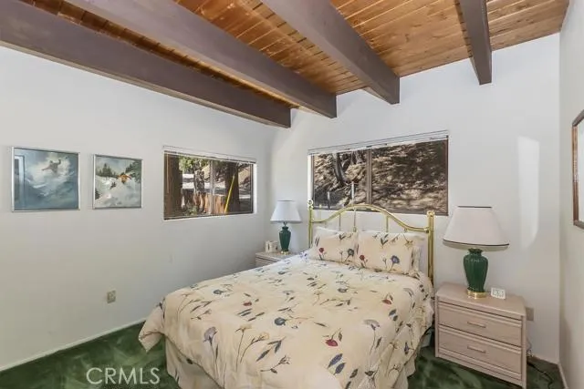 221 Corona Circle, Lake Arrowhead, California 92352