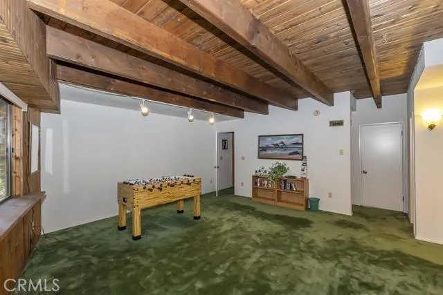 221 Corona Circle, Lake Arrowhead, California 92352
