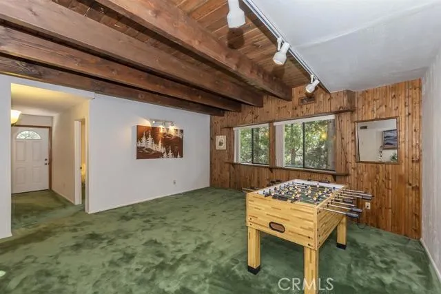 221 Corona Circle, Lake Arrowhead, California 92352