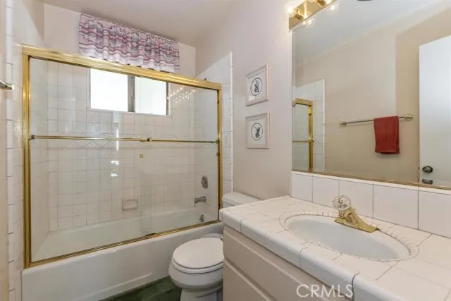 221 Corona Circle, Lake Arrowhead, California 92352