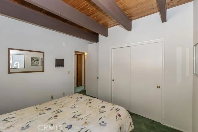 221 Corona Circle, Lake Arrowhead, California 92352