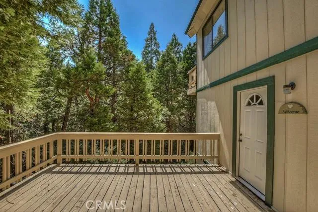 221 Corona Circle, Lake Arrowhead, California 92352