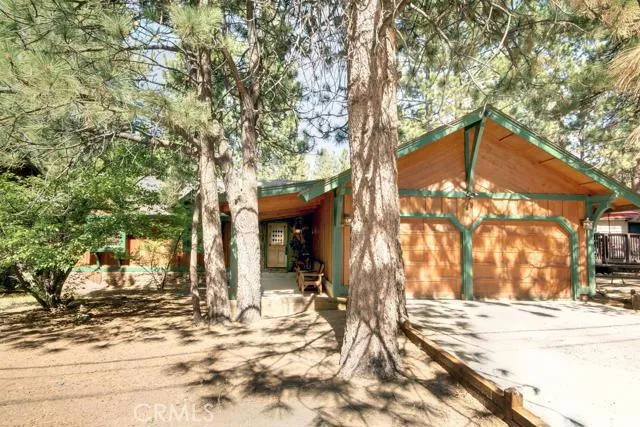 621 Crestwood Drive, None, California 92315