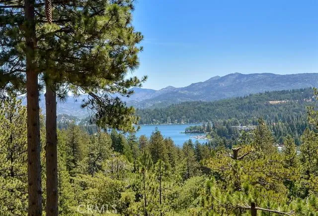 125 Old Toll Road, Lake Arrowhead, California 92352