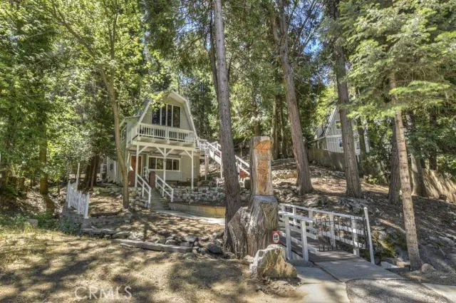 28819 Potomac Drive, Lake Arrowhead, California 92352