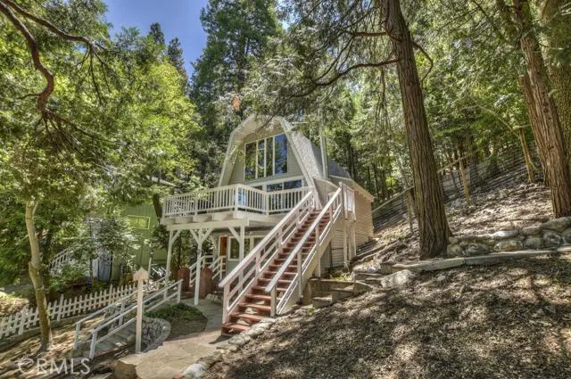 28819 Potomac Drive, Lake Arrowhead, California 92352