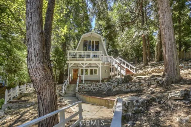 28819 Potomac Drive, Lake Arrowhead, California 92352