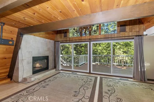 28819 Potomac Drive, Lake Arrowhead, California 92352