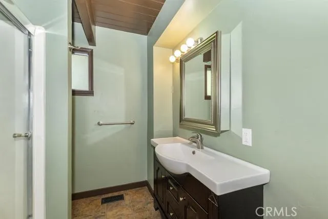 28819 Potomac Drive, Lake Arrowhead, California 92352