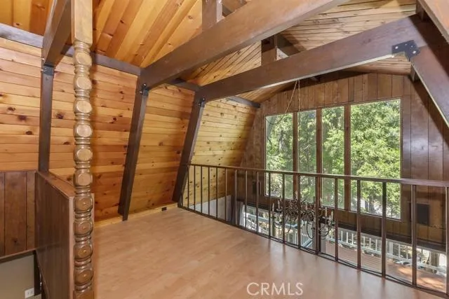 28819 Potomac Drive, Lake Arrowhead, California 92352