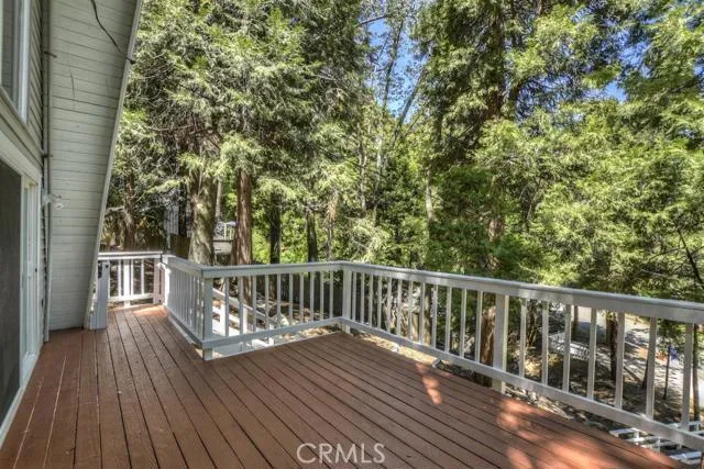 28819 Potomac Drive, Lake Arrowhead, California 92352
