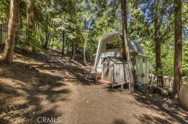 28819 Potomac Drive, Lake Arrowhead, California 92352