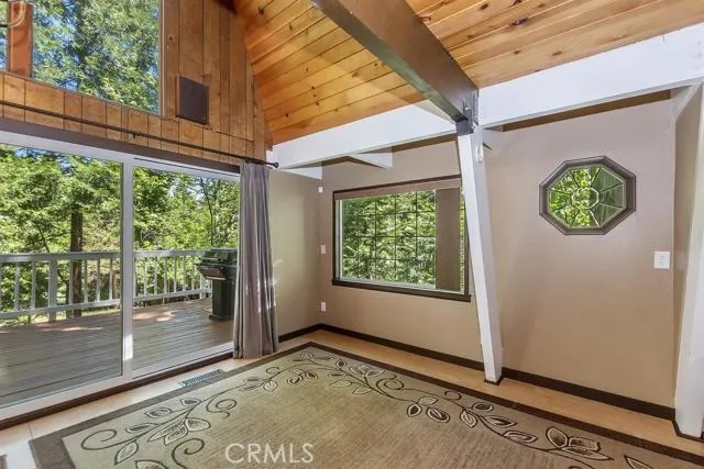 28819 Potomac Drive, Lake Arrowhead, California 92352
