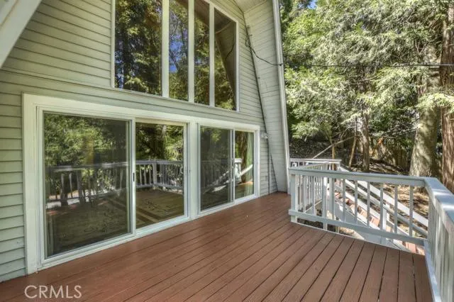 28819 Potomac Drive, Lake Arrowhead, California 92352