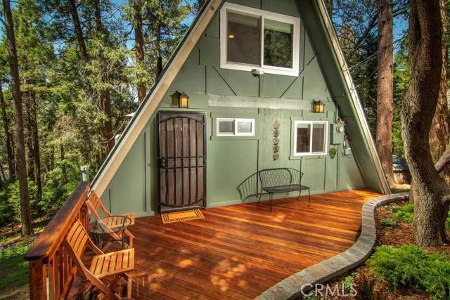 23796 Lake View Drive, Crestline, California 92325