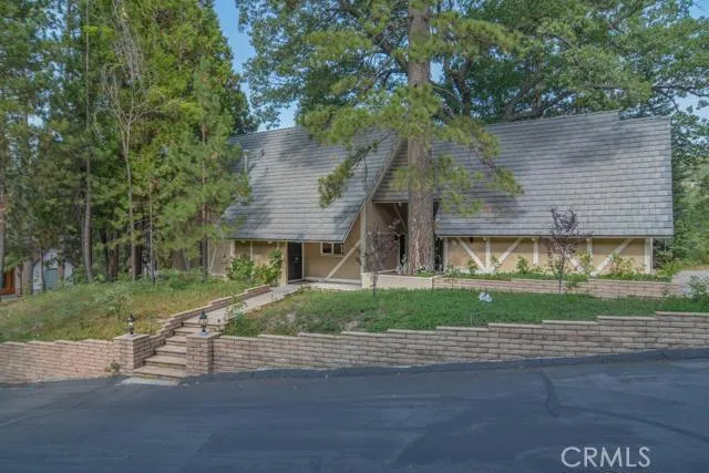 27672 High Knoll Road, Lake Arrowhead, California 92352
