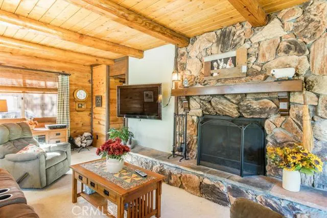 2678 Thule Lane, Running Springs, California 92382