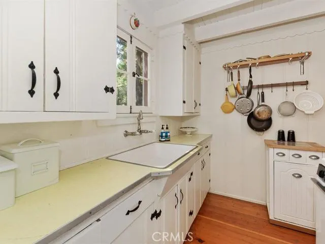 130 B Lane, Lake Arrowhead, California 92352
