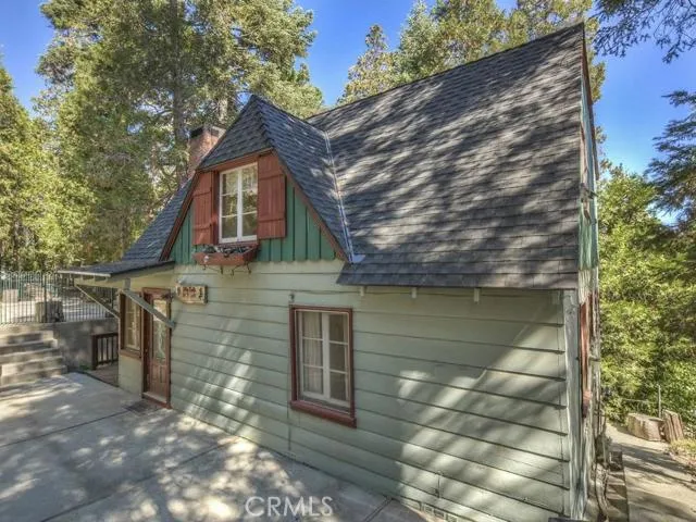 130 B Lane, Lake Arrowhead, California 92352