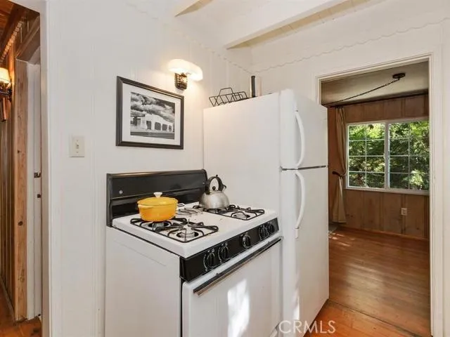 130 B Lane, Lake Arrowhead, California 92352