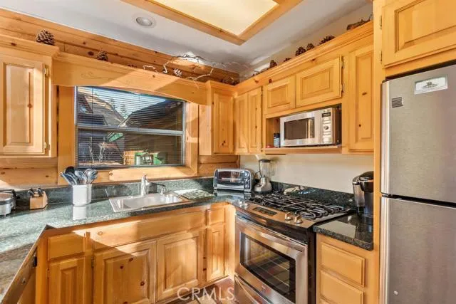 150 Yosemite Drive, None, California 92314