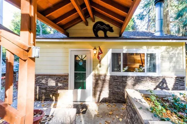 743 Woodland Road, Crestline, California 92325