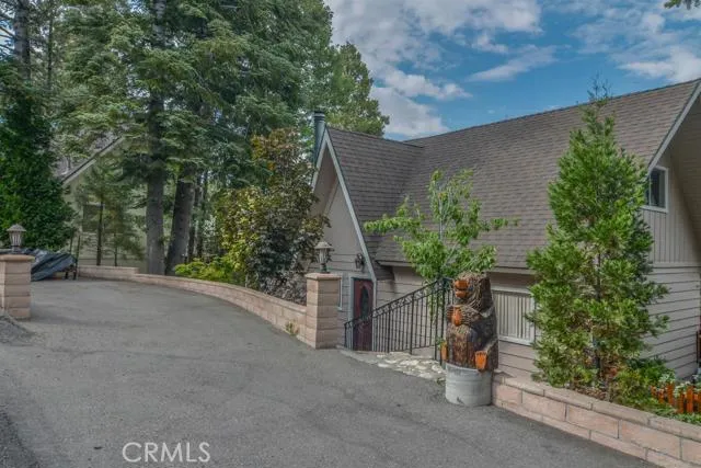 189 Birchwood, Lake Arrowhead, California 92352