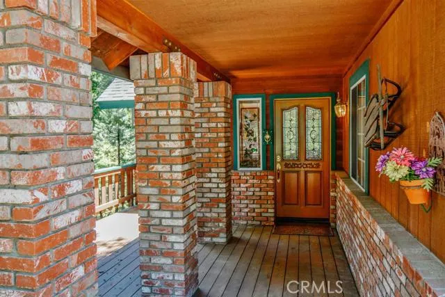 449 Bel Air Drive, Lake Arrowhead, California 92352