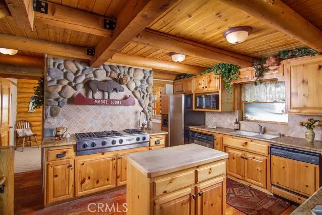 262 Fairway Drive, Lake Arrowhead, California 92352