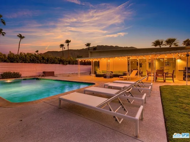 2890 E Wyman Drive, Palm Springs, California 92262
