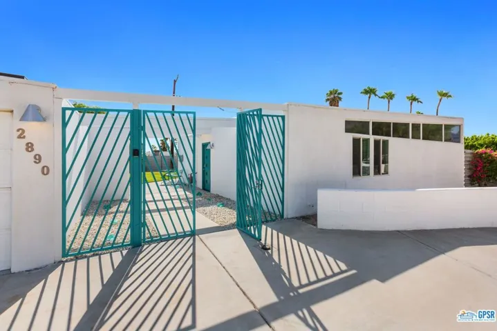 2890 E Wyman Drive, Palm Springs, California 92262