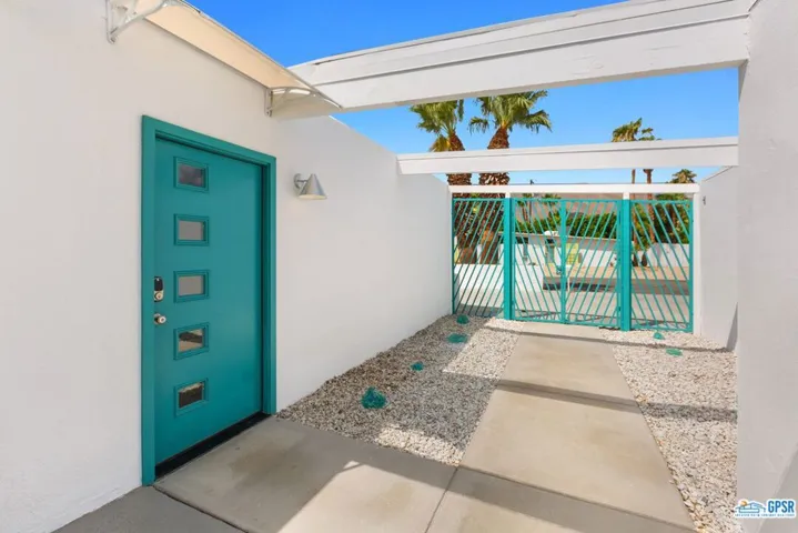 2890 E Wyman Drive, Palm Springs, California 92262