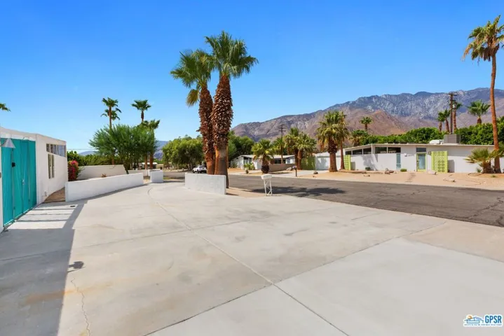 2890 E Wyman Drive, Palm Springs, California 92262