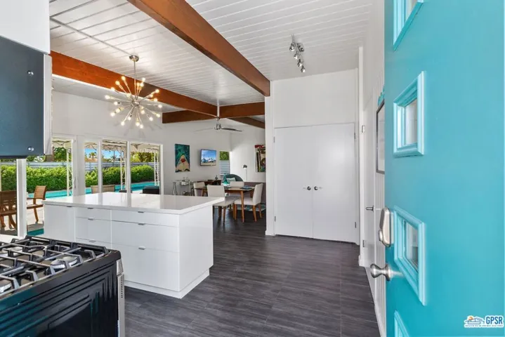 2890 E Wyman Drive, Palm Springs, California 92262
