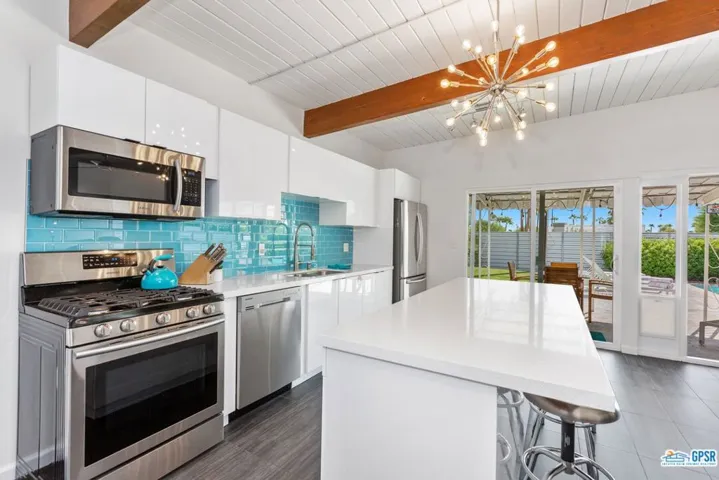 2890 E Wyman Drive, Palm Springs, California 92262