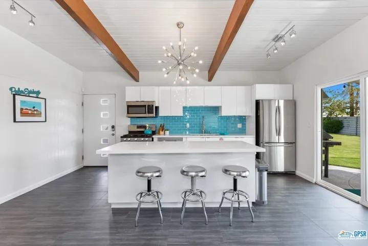 2890 E Wyman Drive, Palm Springs, California 92262