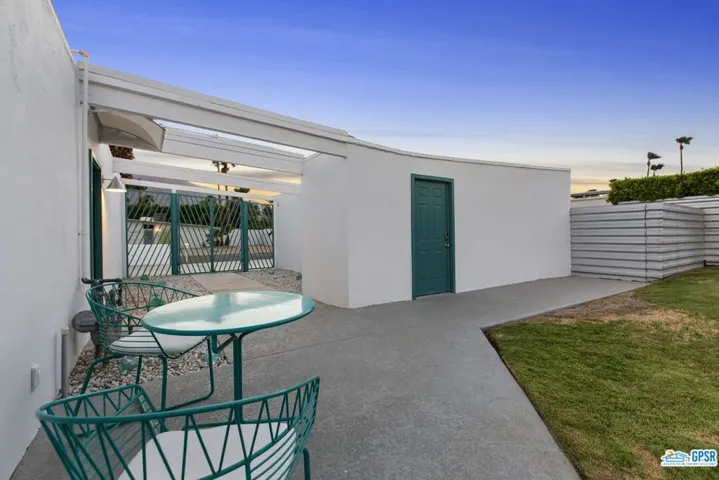 2890 E Wyman Drive, Palm Springs, California 92262