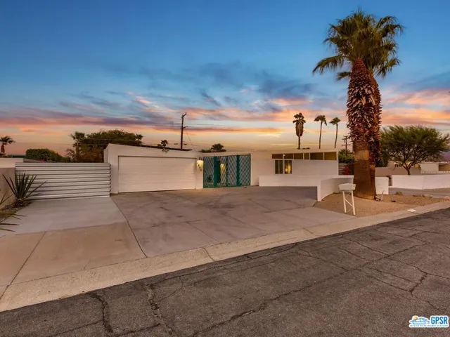 2890 E Wyman Drive, Palm Springs, California 92262