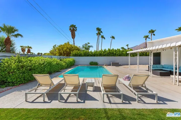 2890 E Wyman Drive, Palm Springs, California 92262