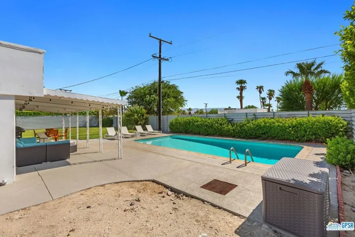 2890 E Wyman Drive, Palm Springs, California 92262