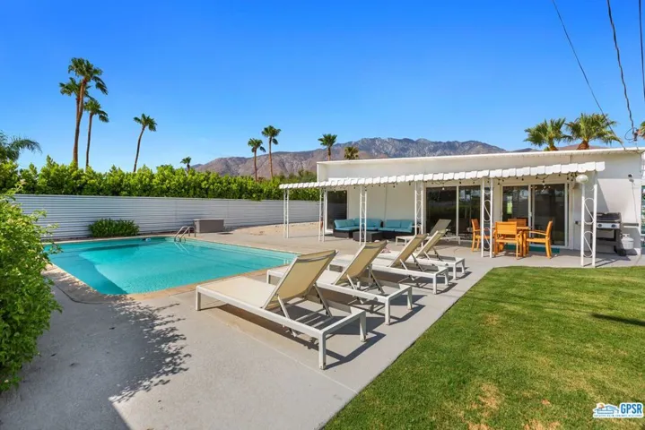 2890 E Wyman Drive, Palm Springs, California 92262
