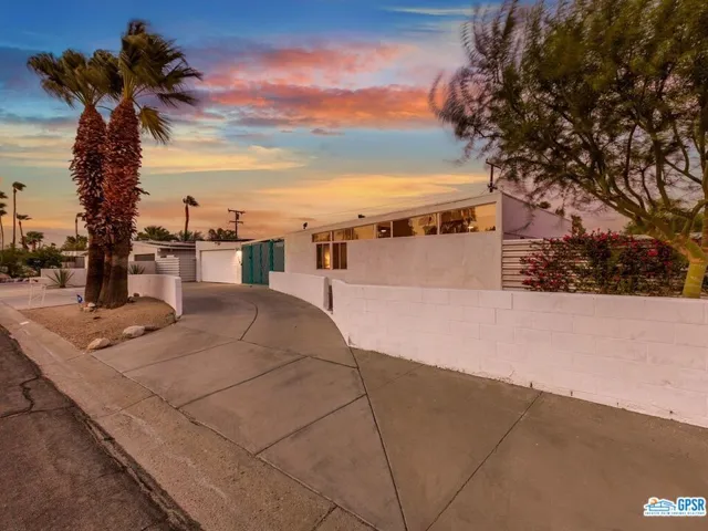 2890 E Wyman Drive, Palm Springs, California 92262