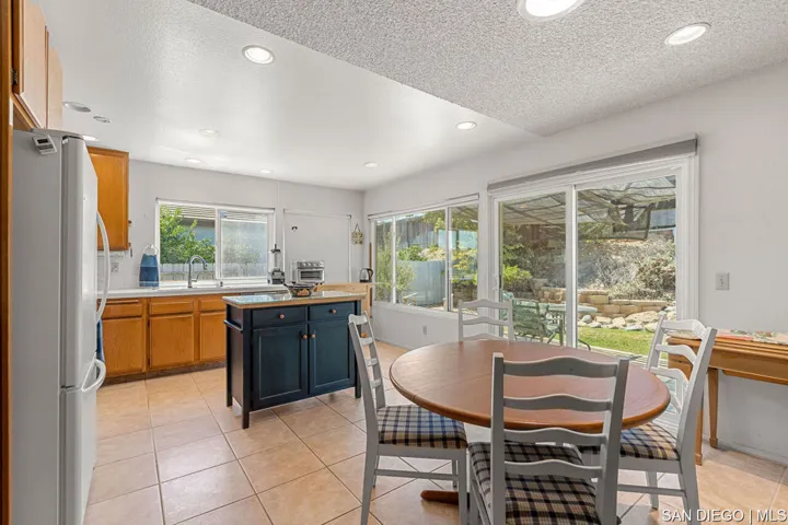 10586 Giffin Way, San Diego, California 92126