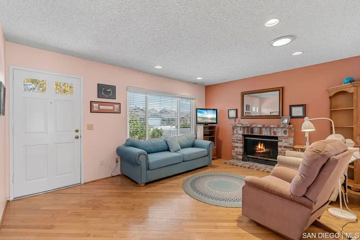 10586 Giffin Way, San Diego, California 92126