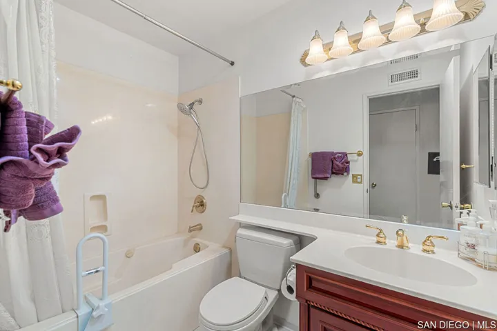 10586 Giffin Way, San Diego, California 92126
