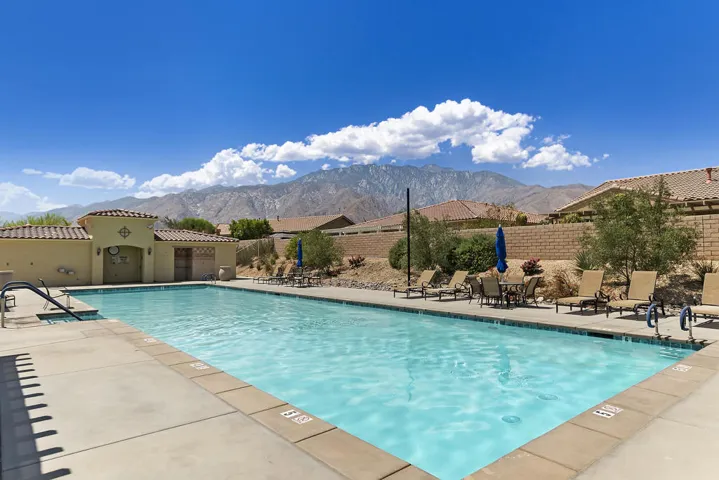 035_Community Pool