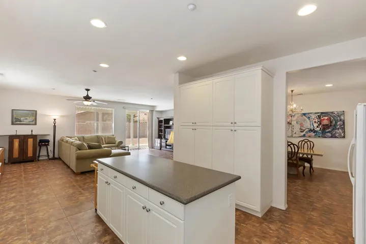 013_Kitchen