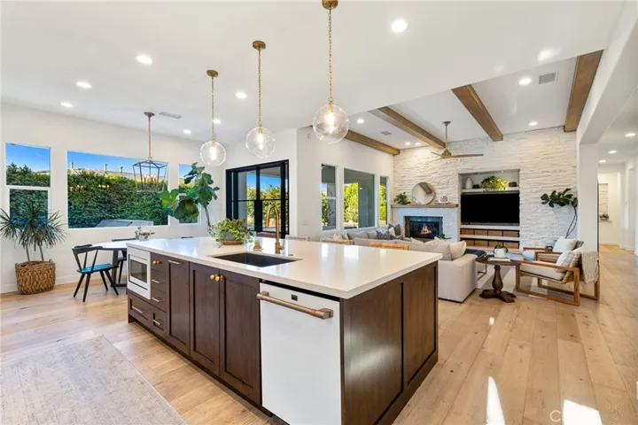 108 Batista Court, Palm Desert, California 92211