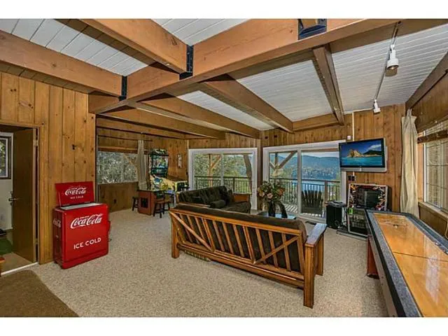 1350 Yellowstone Drive, Lake Arrowhead, California 92352